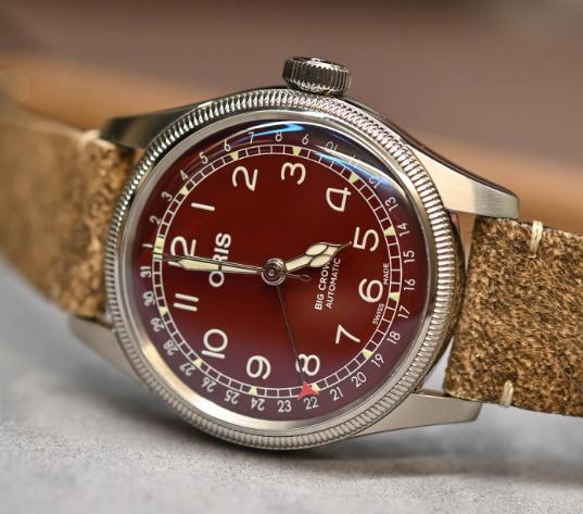 The dark red dial is eye-catching and it is also with high performance.